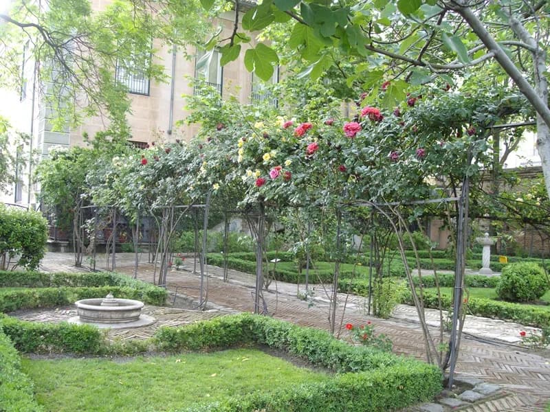 Jardín del Príncipe de Anglona: Elegancia Oculta en La Latina Madrid