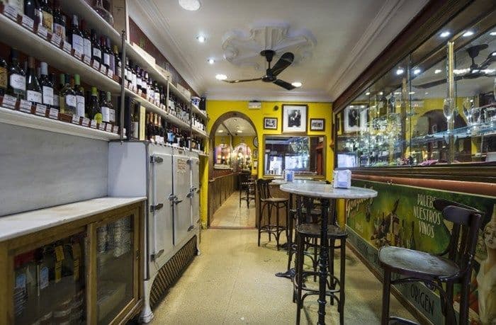 Interior de la tienda Casa González