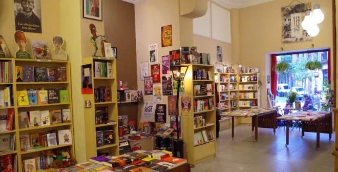 Interior colorido de Cervantes y Compañía