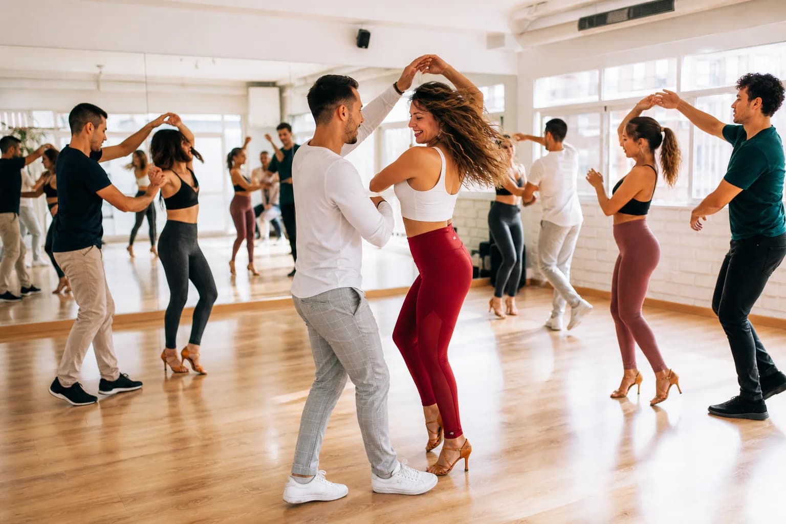 Las 5 Mejores Escuelas de Baile: Salsa, Bachata y Swing en Valencia