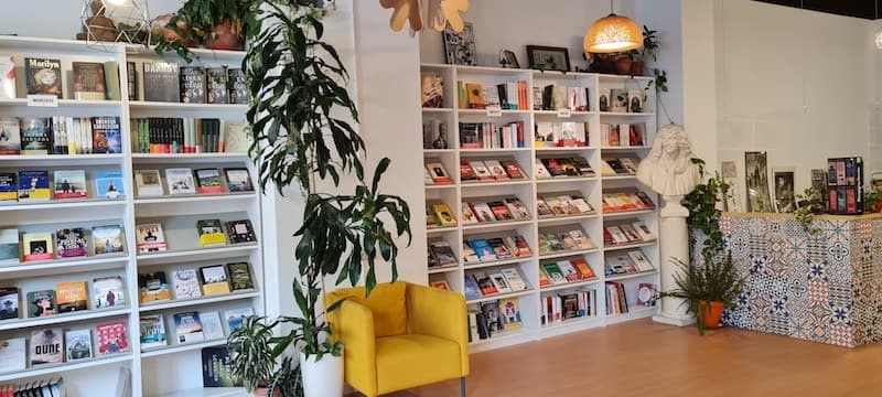 Interior de Librería El Cresol