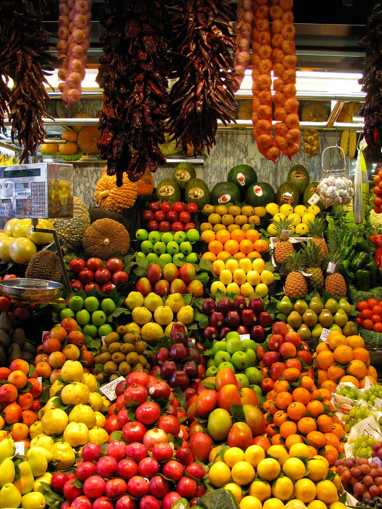 Puesto de frutas en La Boquería