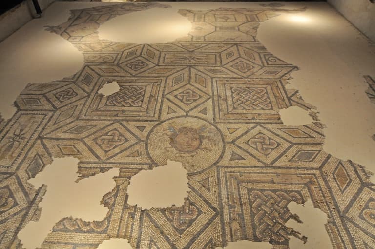 Mosaicos romanos en el Antiquarium