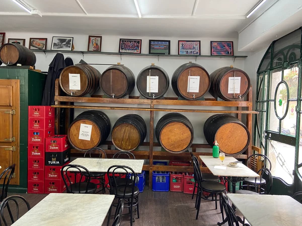 Bar Electricitat: Vermut de Bota en la Barceloneta Barcelona