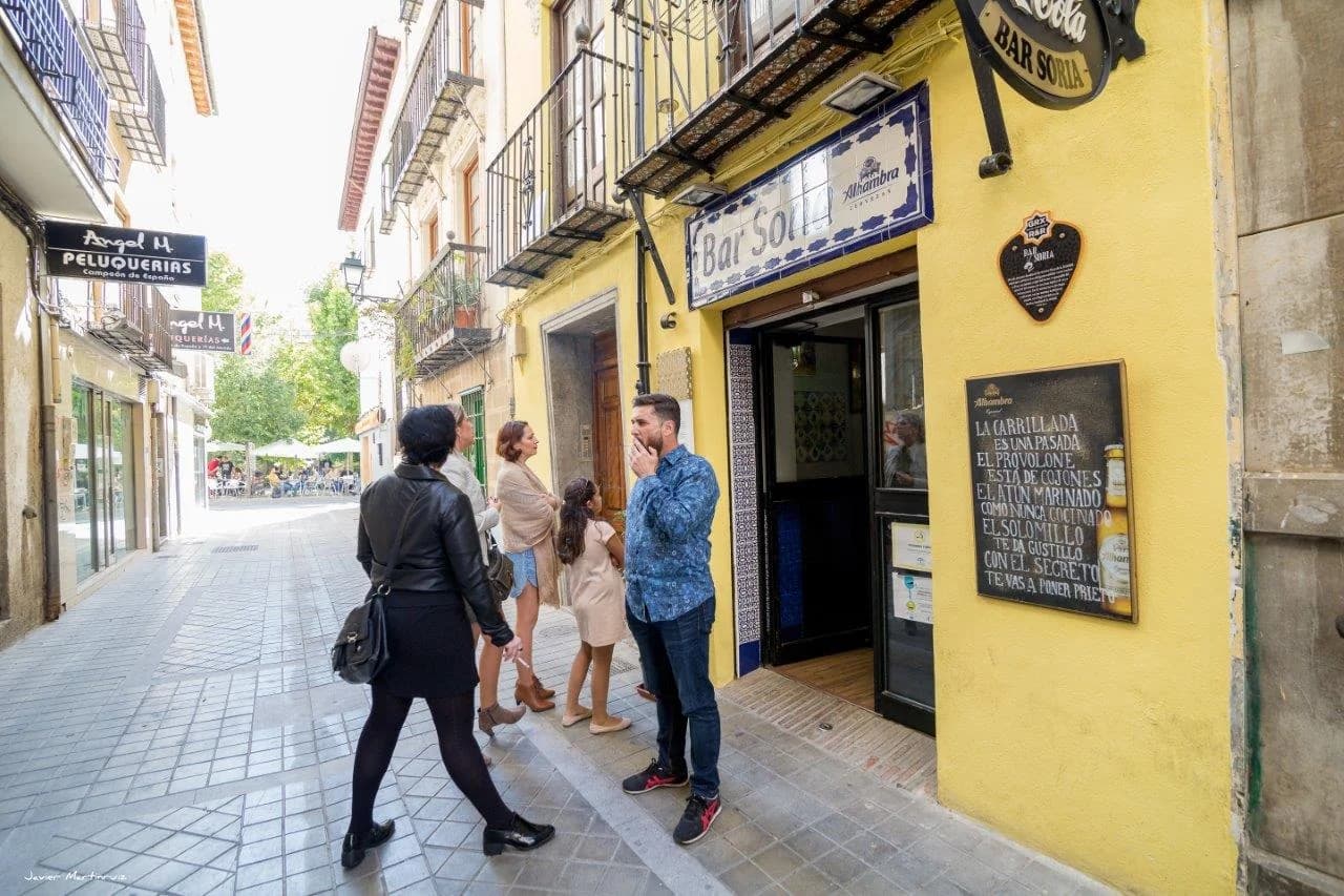 Bar Soria cerámicas andaluzas Laurel Tablas Granada