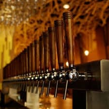 Barra con 30 tiradores en BierCaB