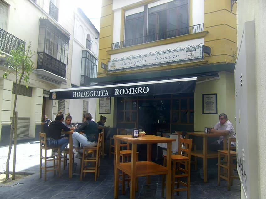 Patio de Bodeguita Romero en Harinas