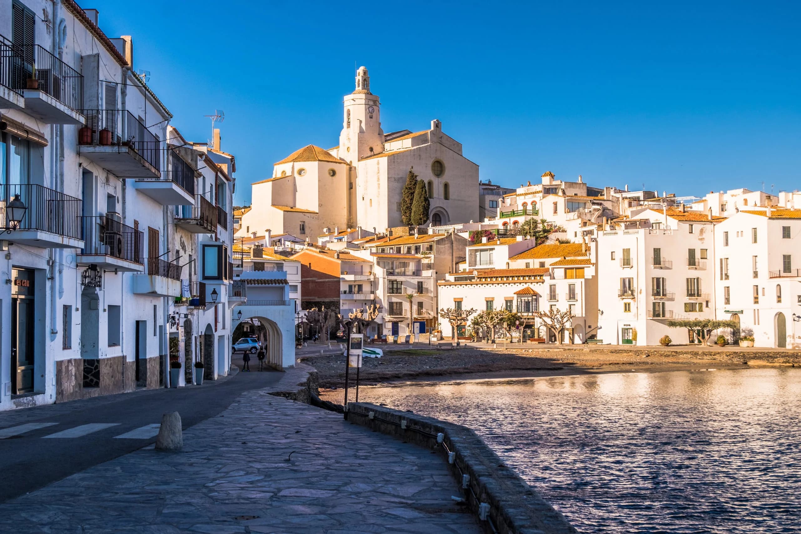 Pueblo blanco de Cadaqués Costa Brava
