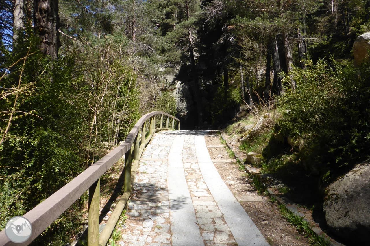 Camí de les Pardines sendero llano Encamp Andorra