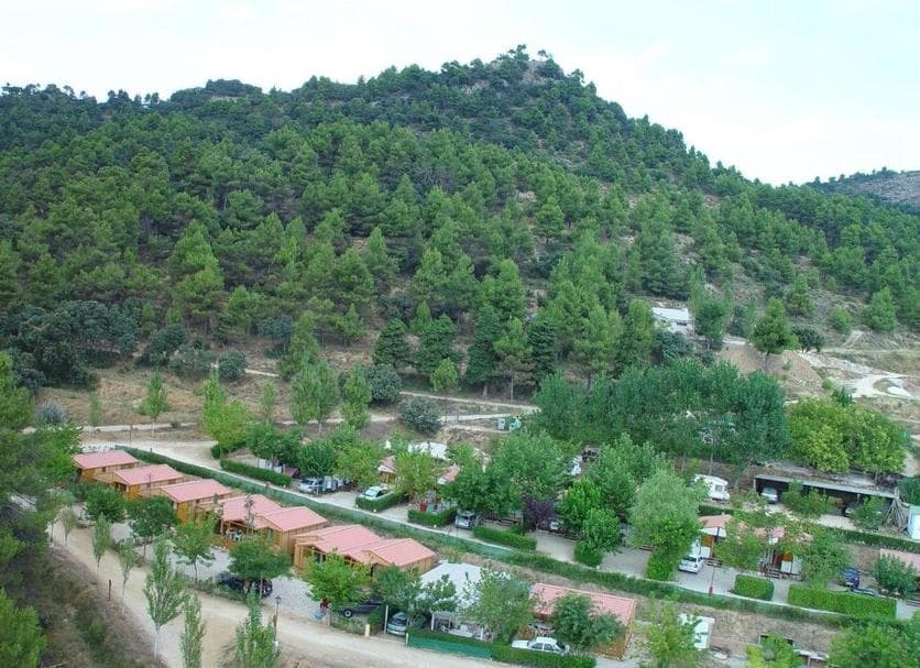 Camping Mariola en entorno montañoso