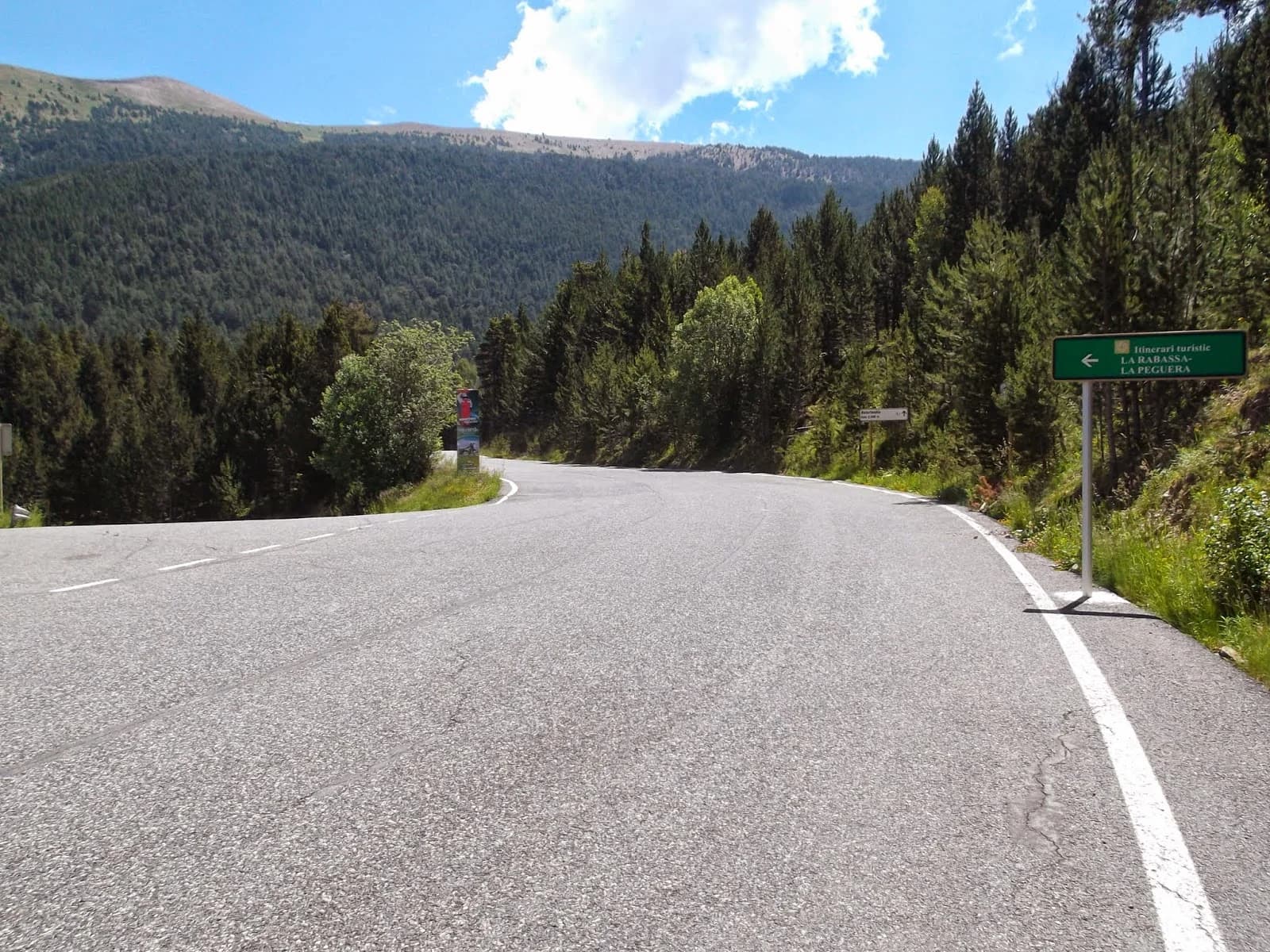 Carretera La Rabassa bosques Sant Julià Andorra