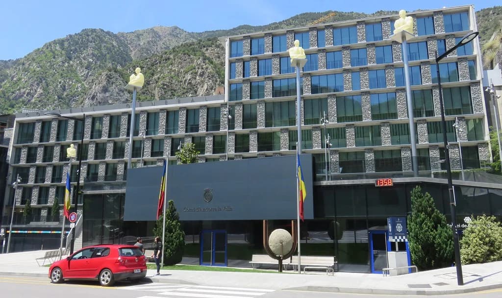 Casa de la Vall parlamento histórico Andorra la Vella