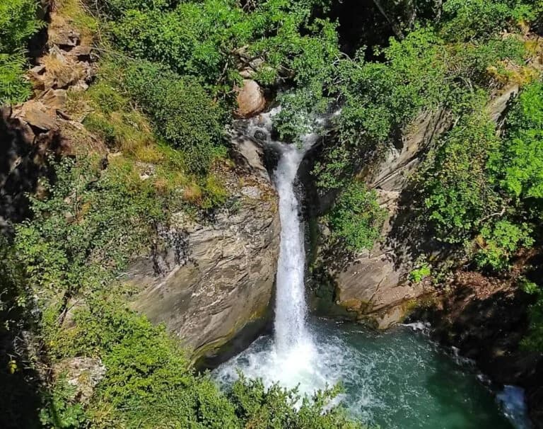 Cascada del Riu d'Urina roca musgo Canillo Andorra