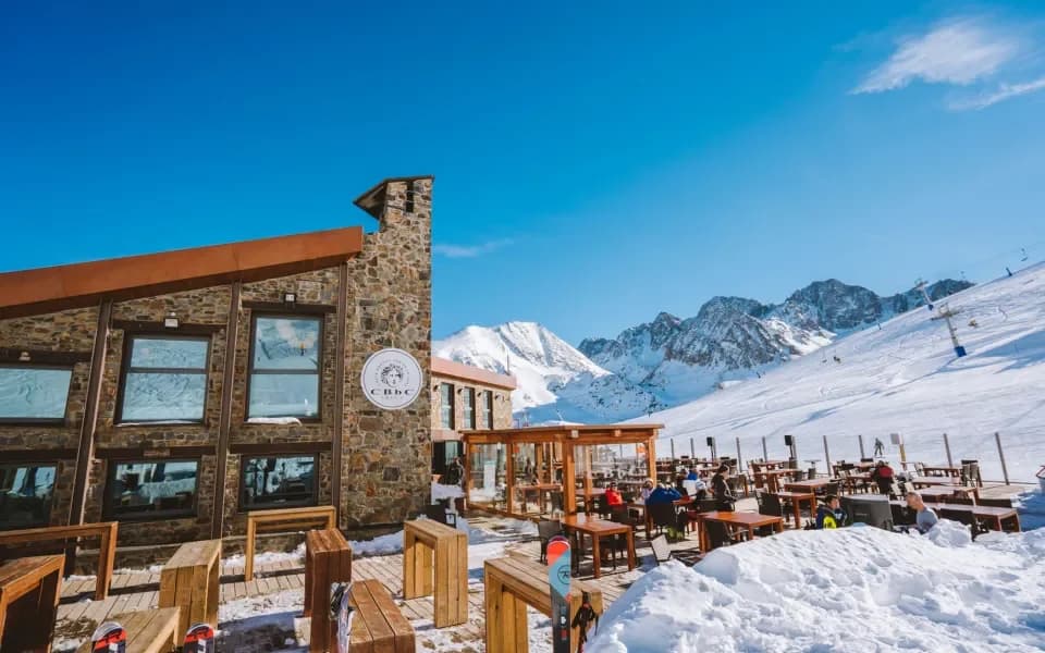 CBbC Costa Rodona terraza après-ski Pas de la Casa Andorra