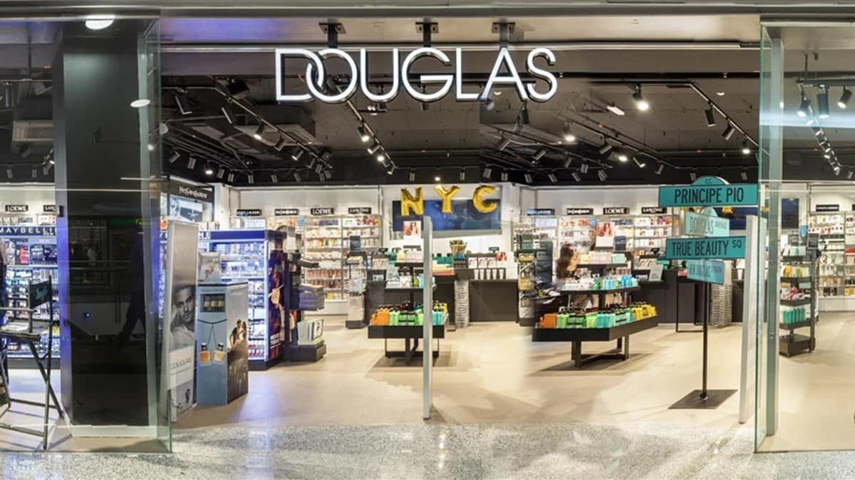 Douglas perfumería cosmética Andorra la Vella