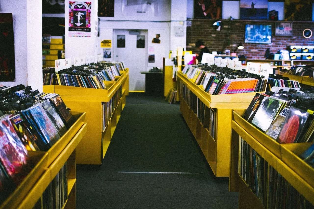 La Casa de Atrás tienda vinilo segunda mano Iturribide Bilbao