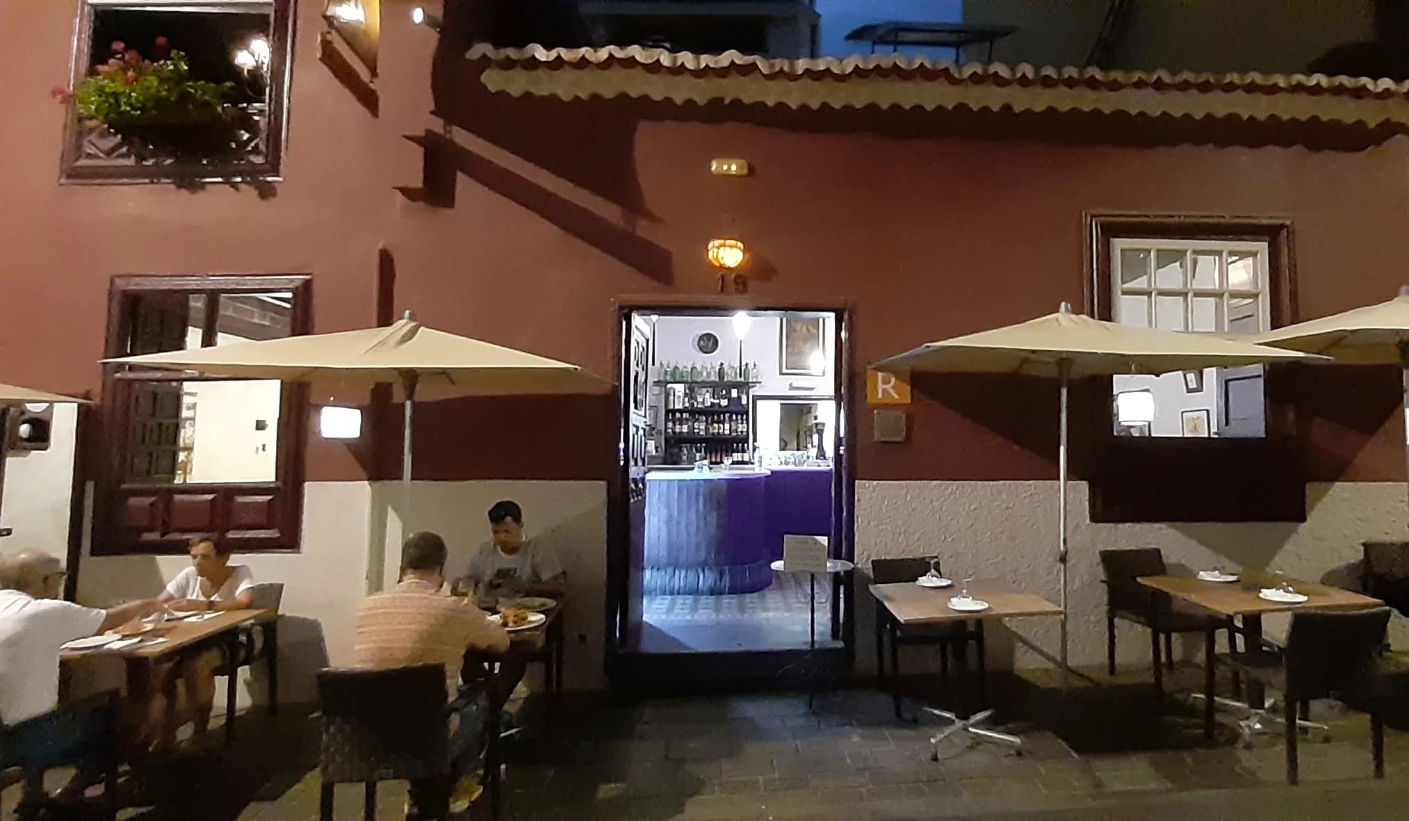 La Hierbita restaurante casa canaria siglo XIX Santa Cruz