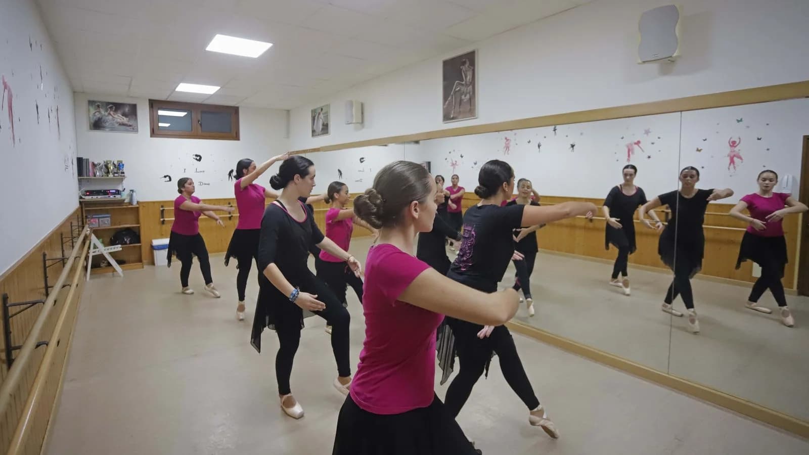 Línea de Baile escuela danza Avenida del Puerto Valencia