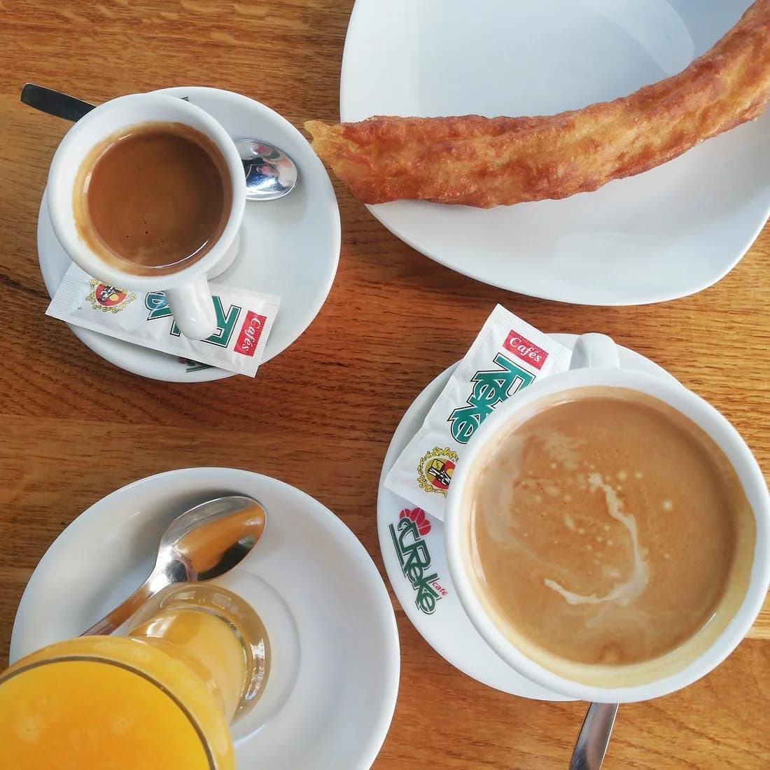 Mesa de desayuno en Los Olivares