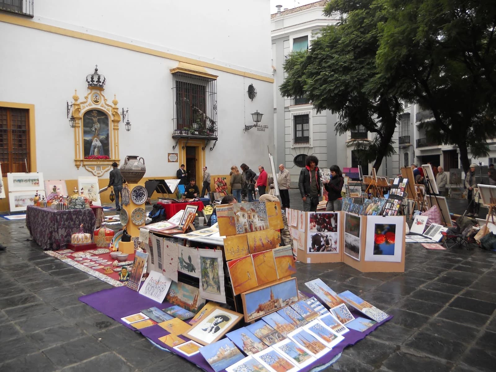 Mercadillo de Arte Plaza del Museo Sevilla
