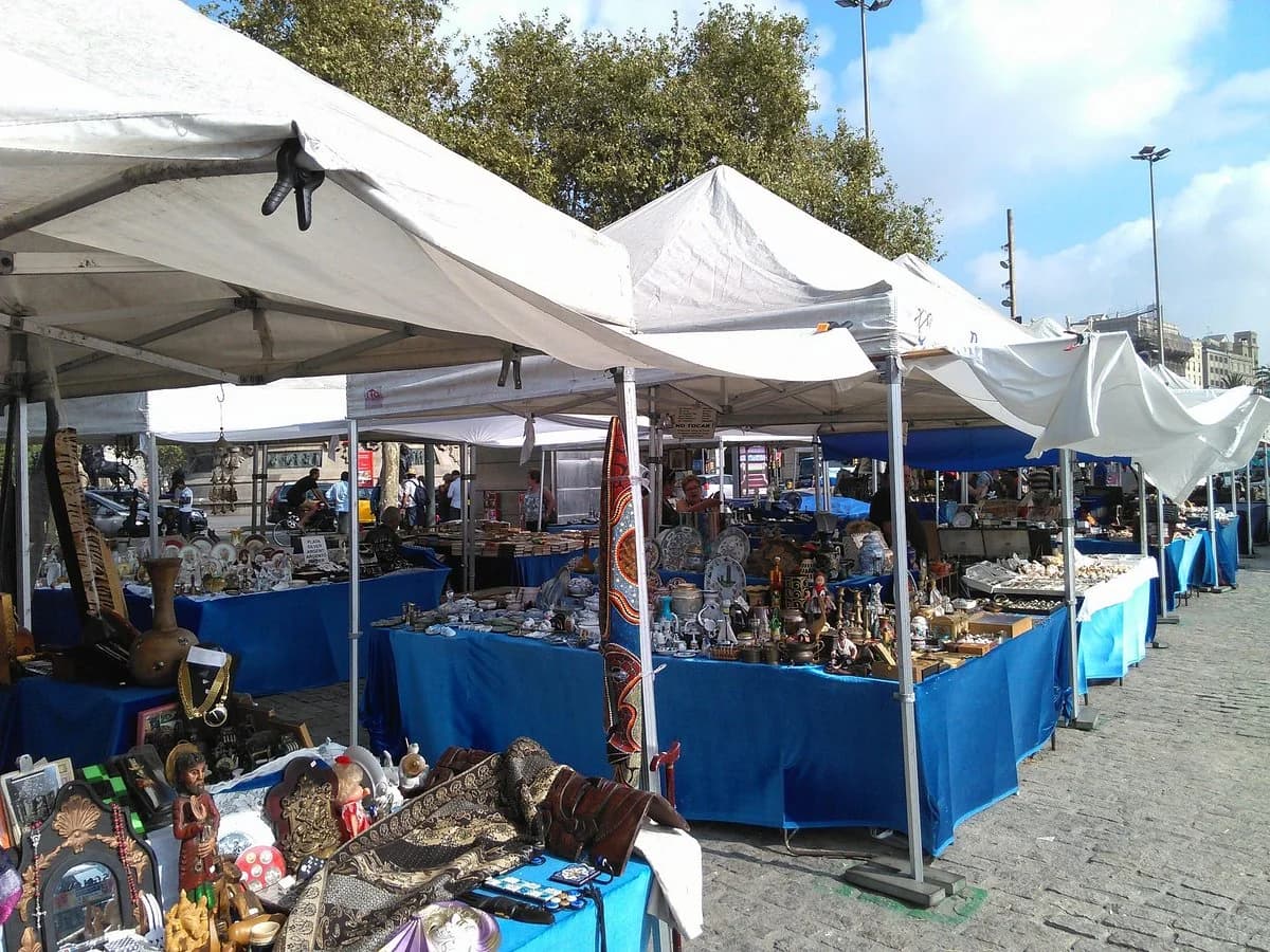 Mercat de Colom Port Antic antigüedades Barcelona