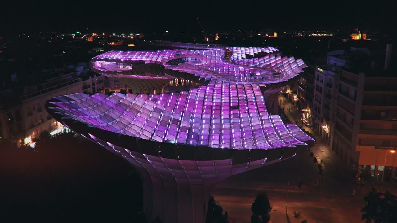Vista nocturna desde Las Setas de Sevilla