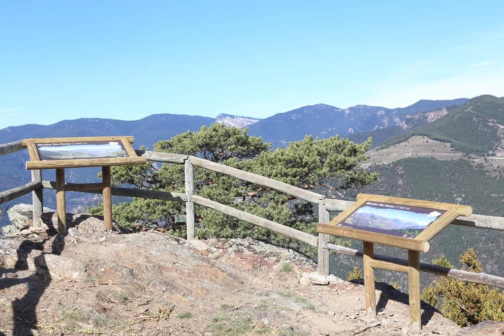 Mirador del Riu Runer bosque La Rabassa Andorra
