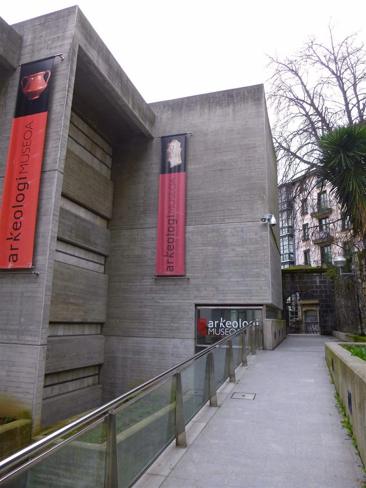 Museo Arqueológico Bilbao Calzada Mallona Casco Viejo