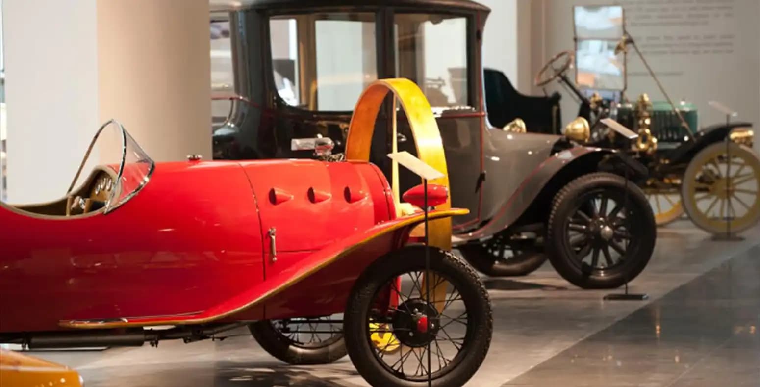 Museo Automovilístico Moda Málaga Tabacalera primer domingo gratis