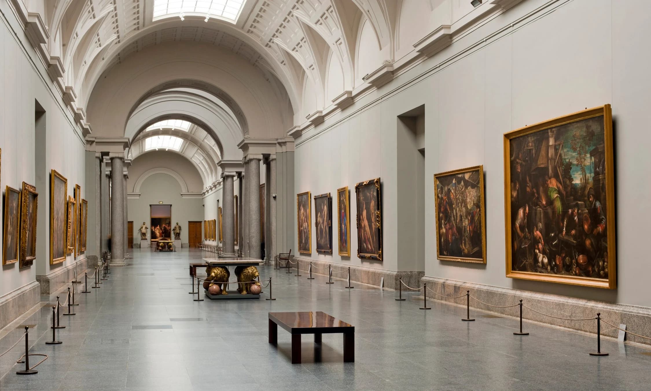 Museo del Prado interior sala Madrid