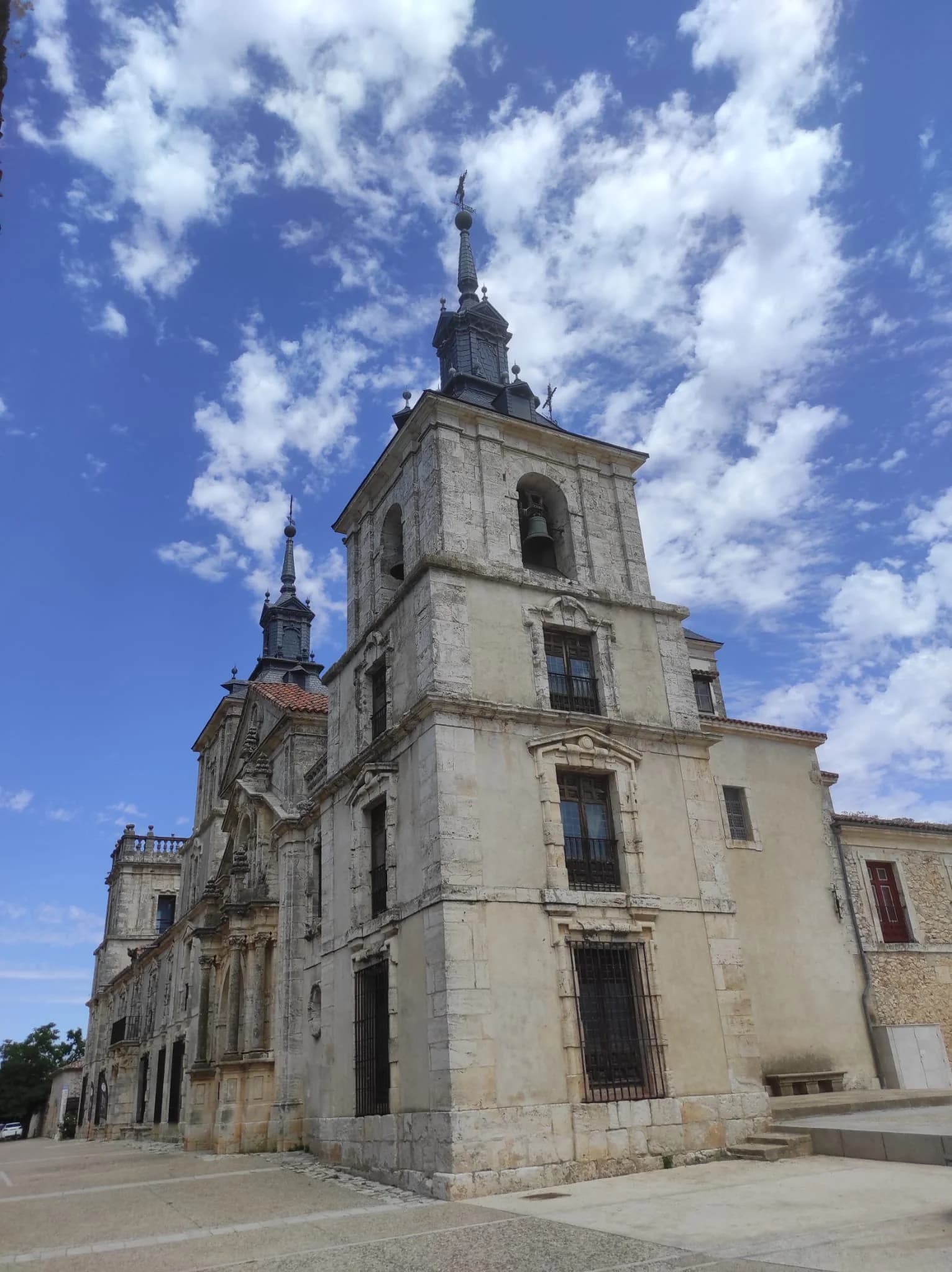 Nuevo Baztán palacio Goyeneche iglesia Churriguera