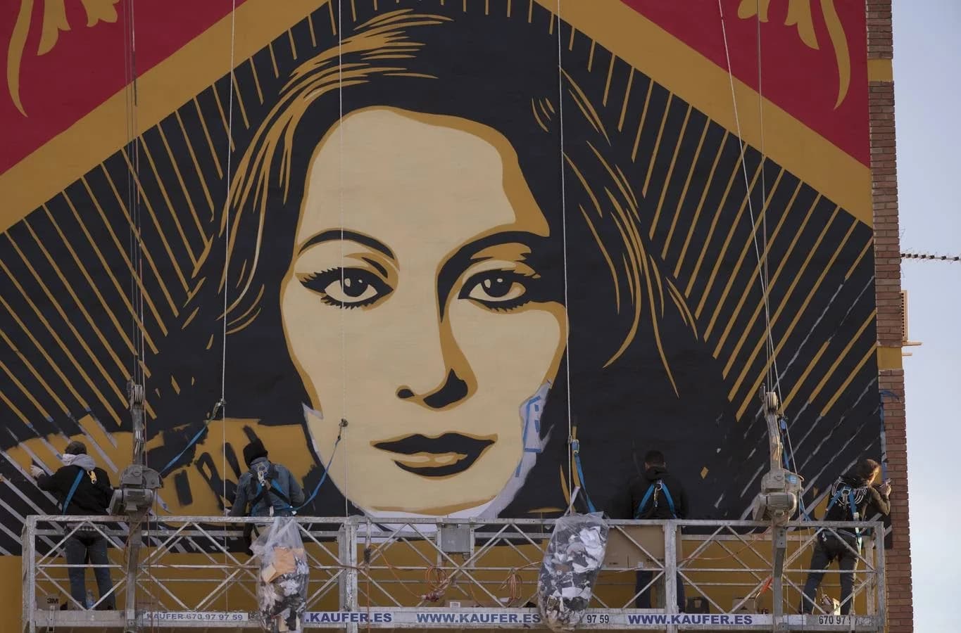 Obey Shepard Fairey Paz y Libertad mural Málaga