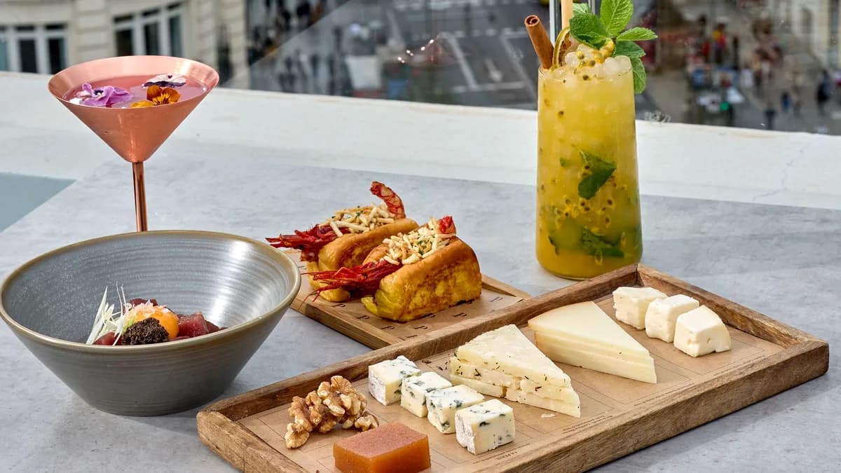 Interior de Picalagartos Sky Bar en Gran Vía