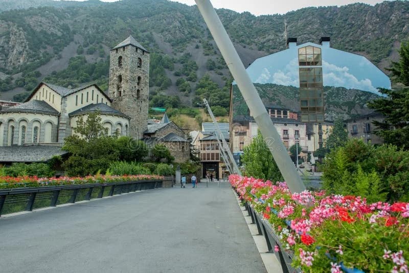 Plaça del Poble mirador panorámico Andorra