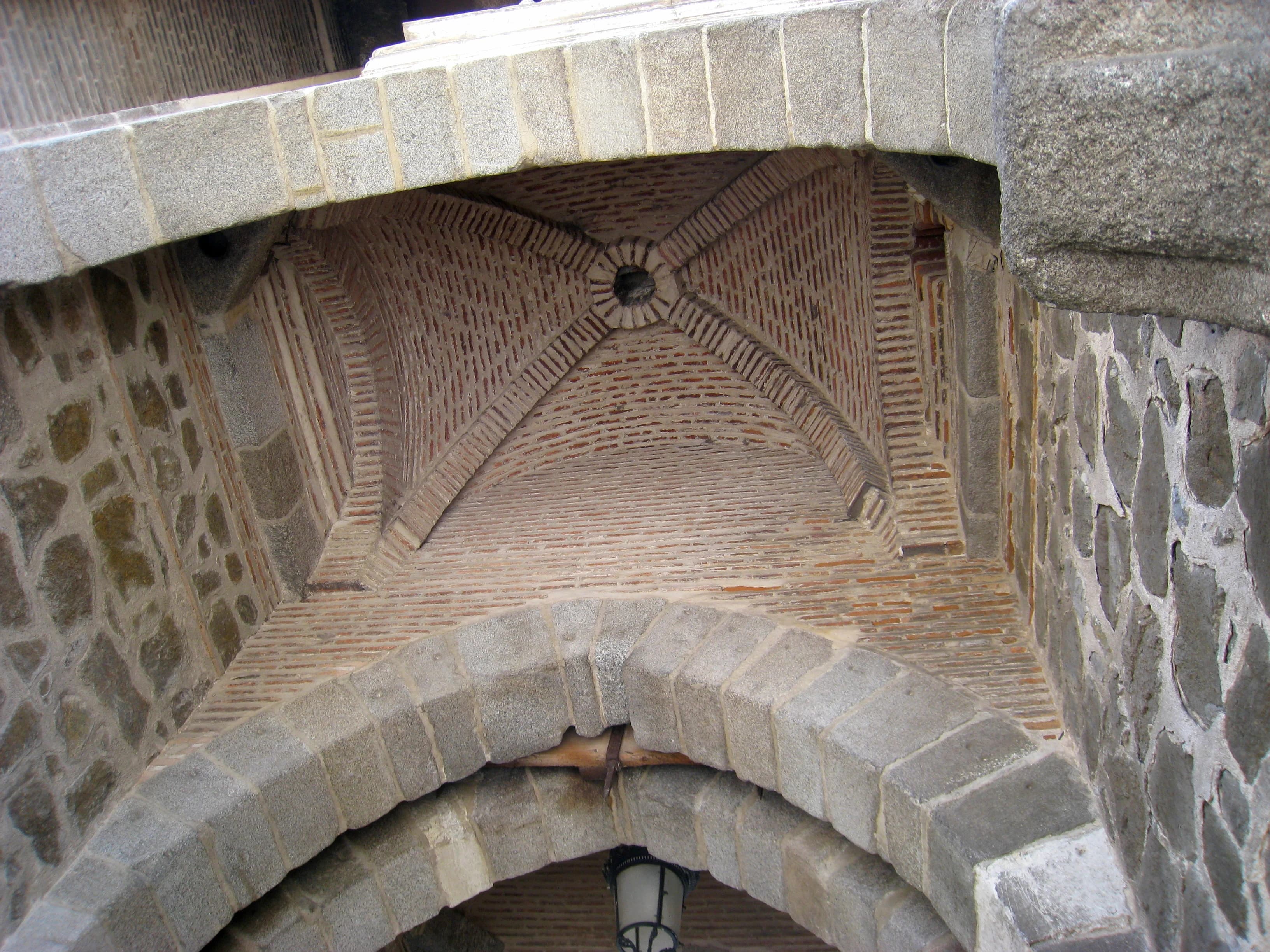 Imagen de Puerta del Sol en Toledo