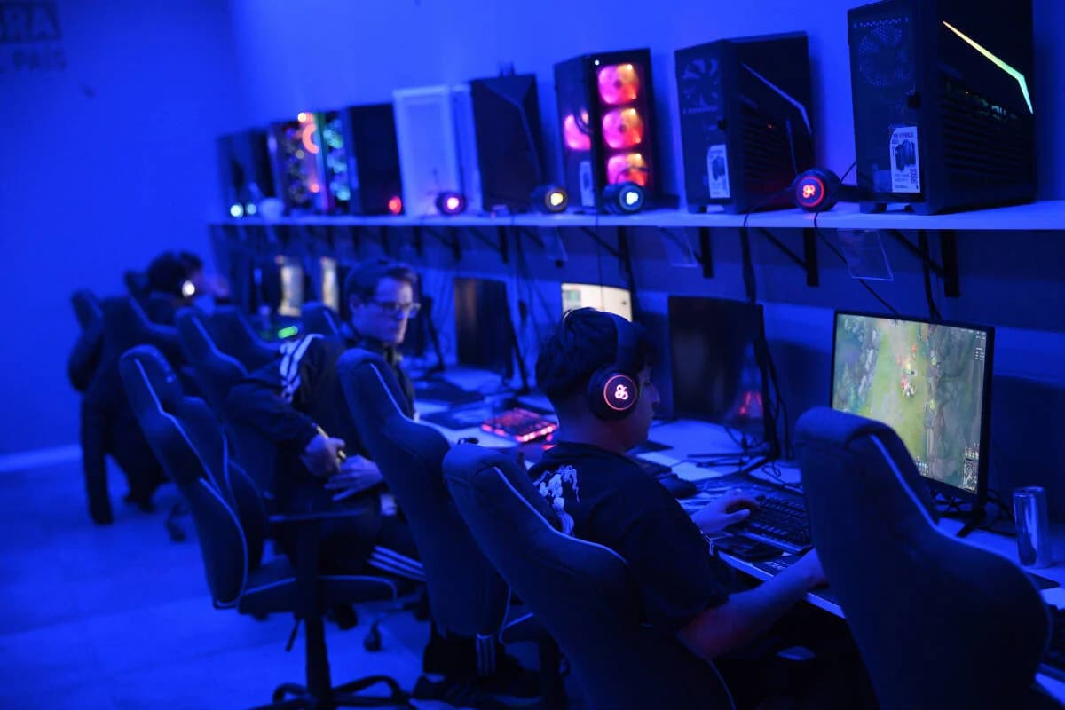 Pantallas de esports en Ramboot Esports Arena