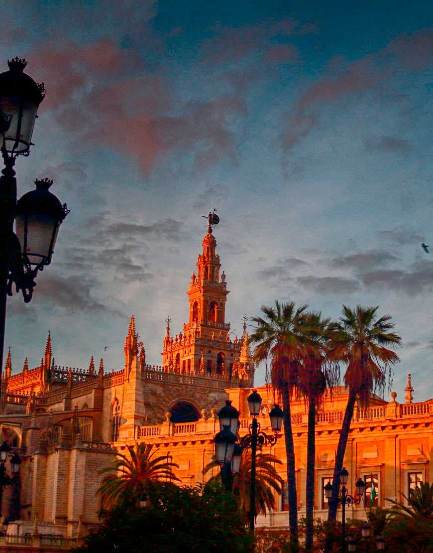 Jardines del Alcázar en hora dorada