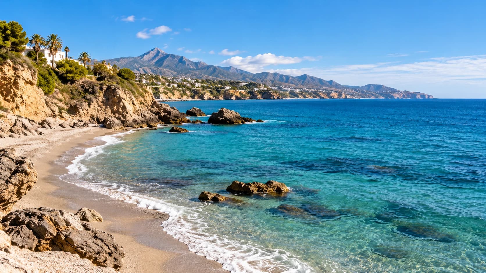 Cinco playas de Málaga para disfrutar de un día junto al Mediterráneo
