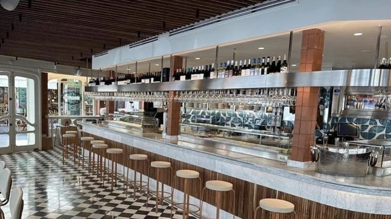 Barra de caoba con tizas en El Rinconcillo