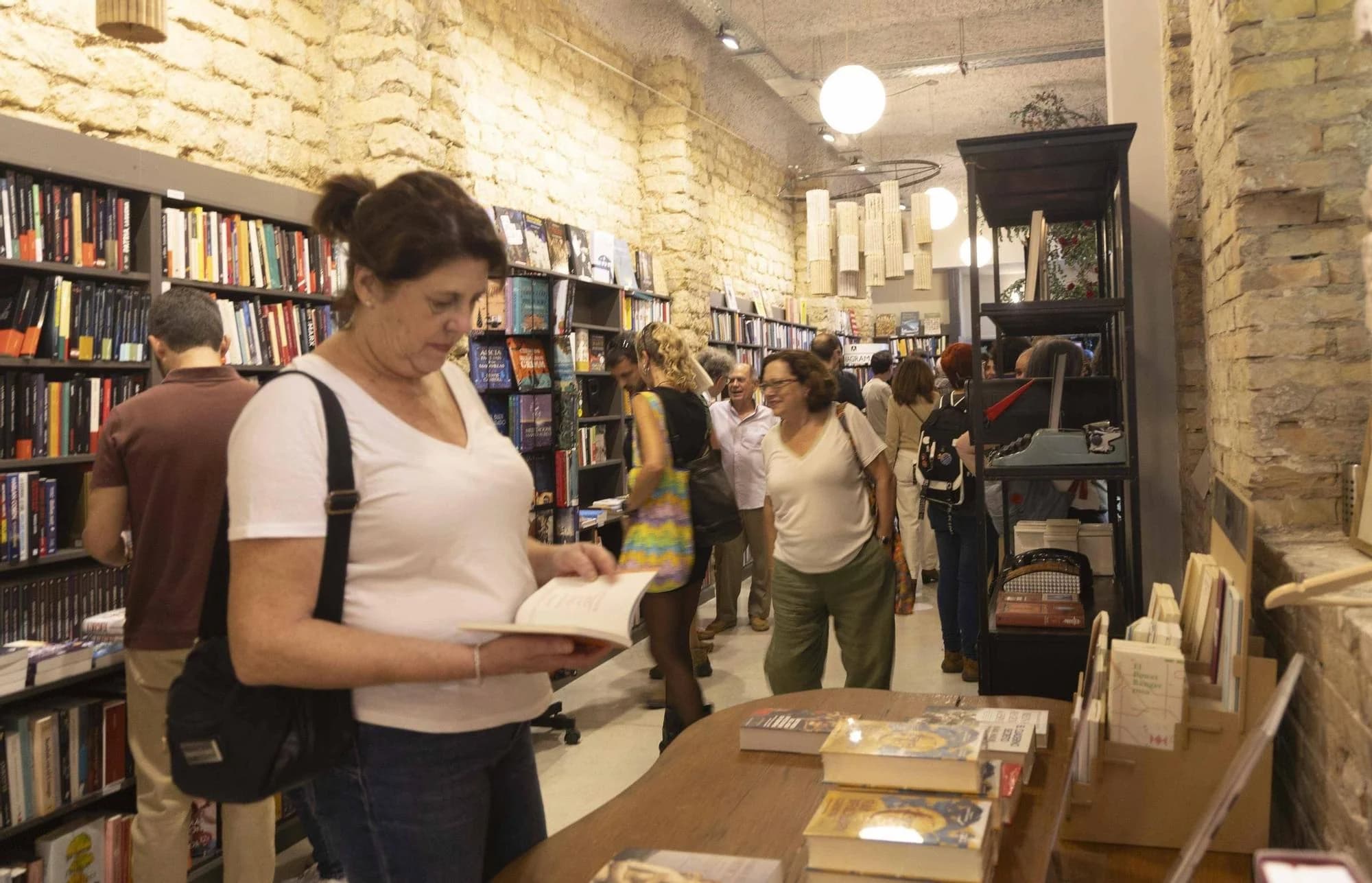 80 Mundos librería independiente calle Segura Alicante