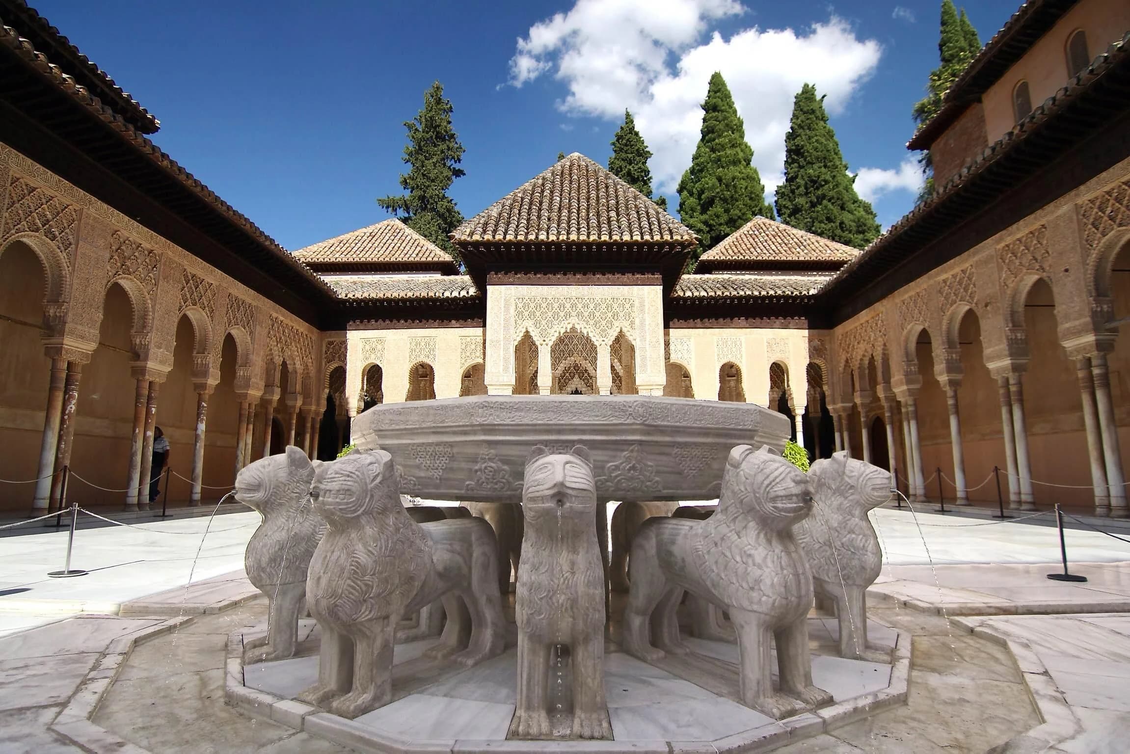 La Alhambra palacio nazarí visita familia Granada
