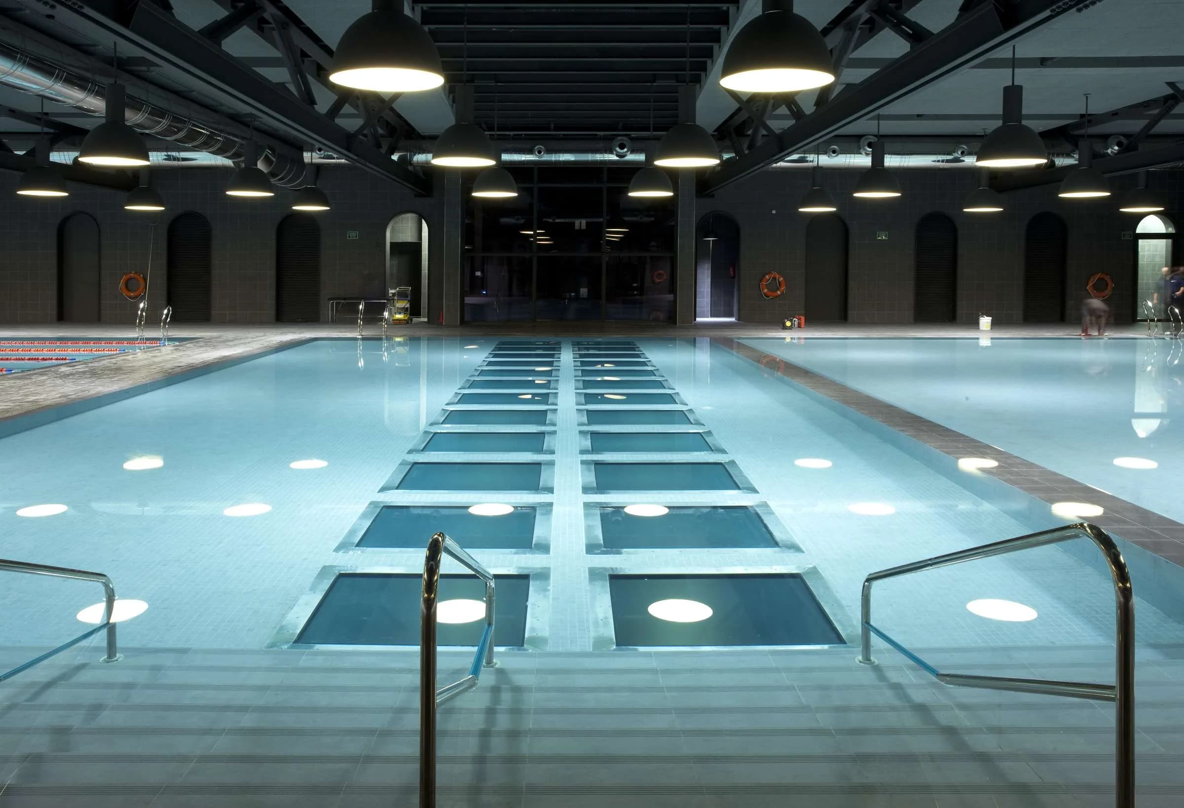 Azkuna Zentroa Plaza Arriquibar piscina Bilbao