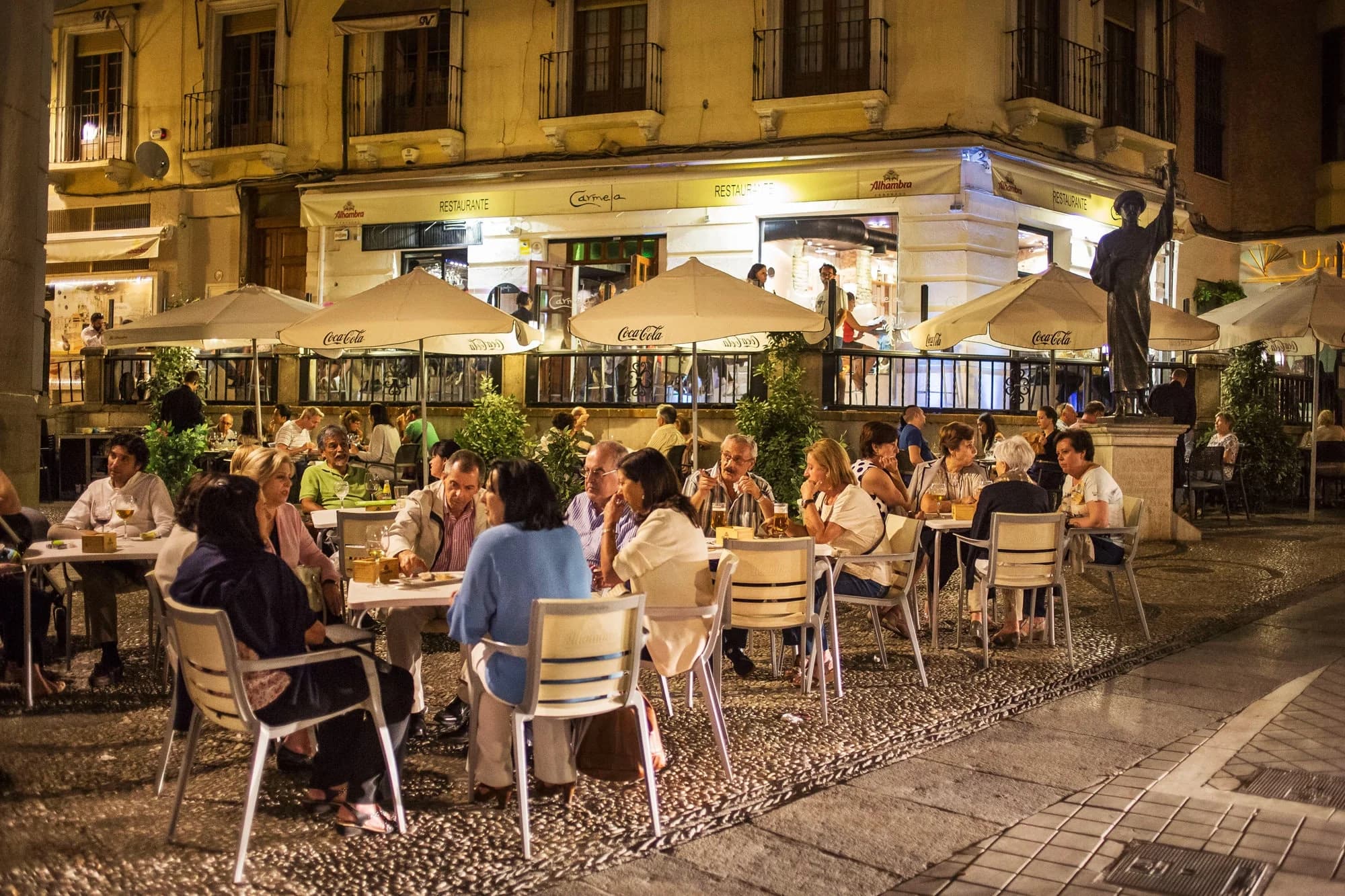 Bar Reca terraza tapas Plaza Trinidad Granada