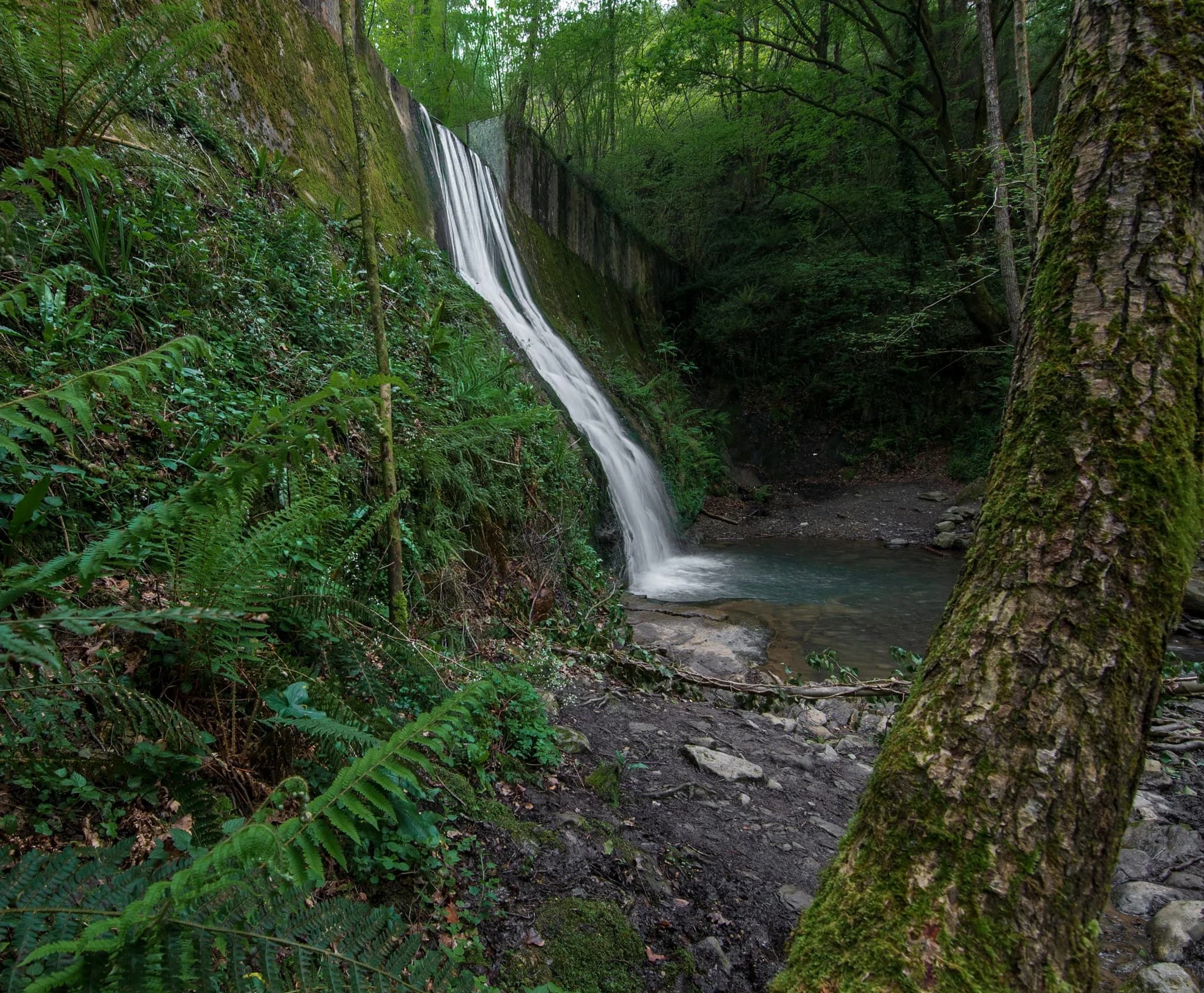 Barranco Bolintxu cascada senderismo Bilbao