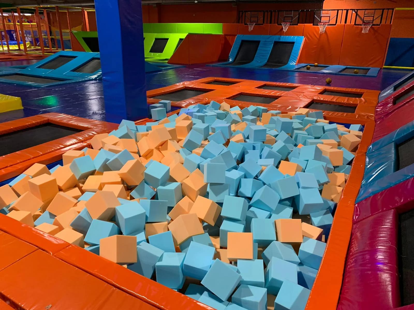 Bobby Jump Málaga trampolín park cumpleaños