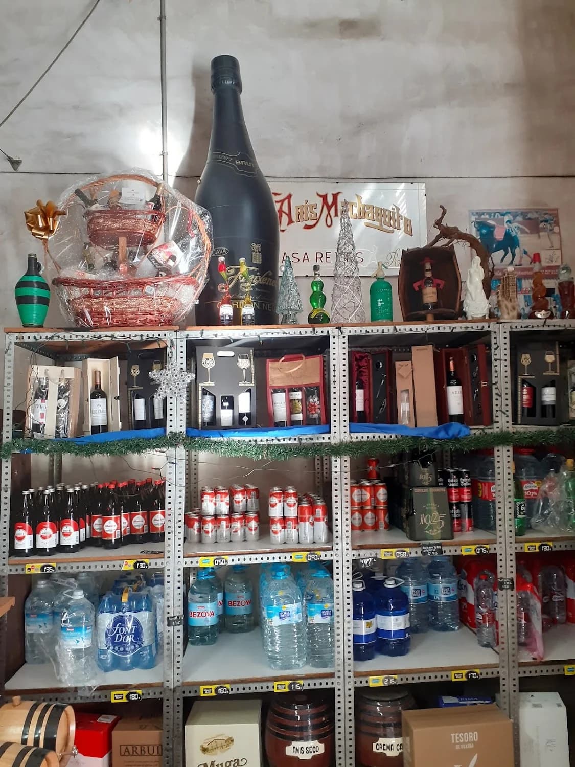Bodegas Molina vinos licores Avenida Jijona Alicante