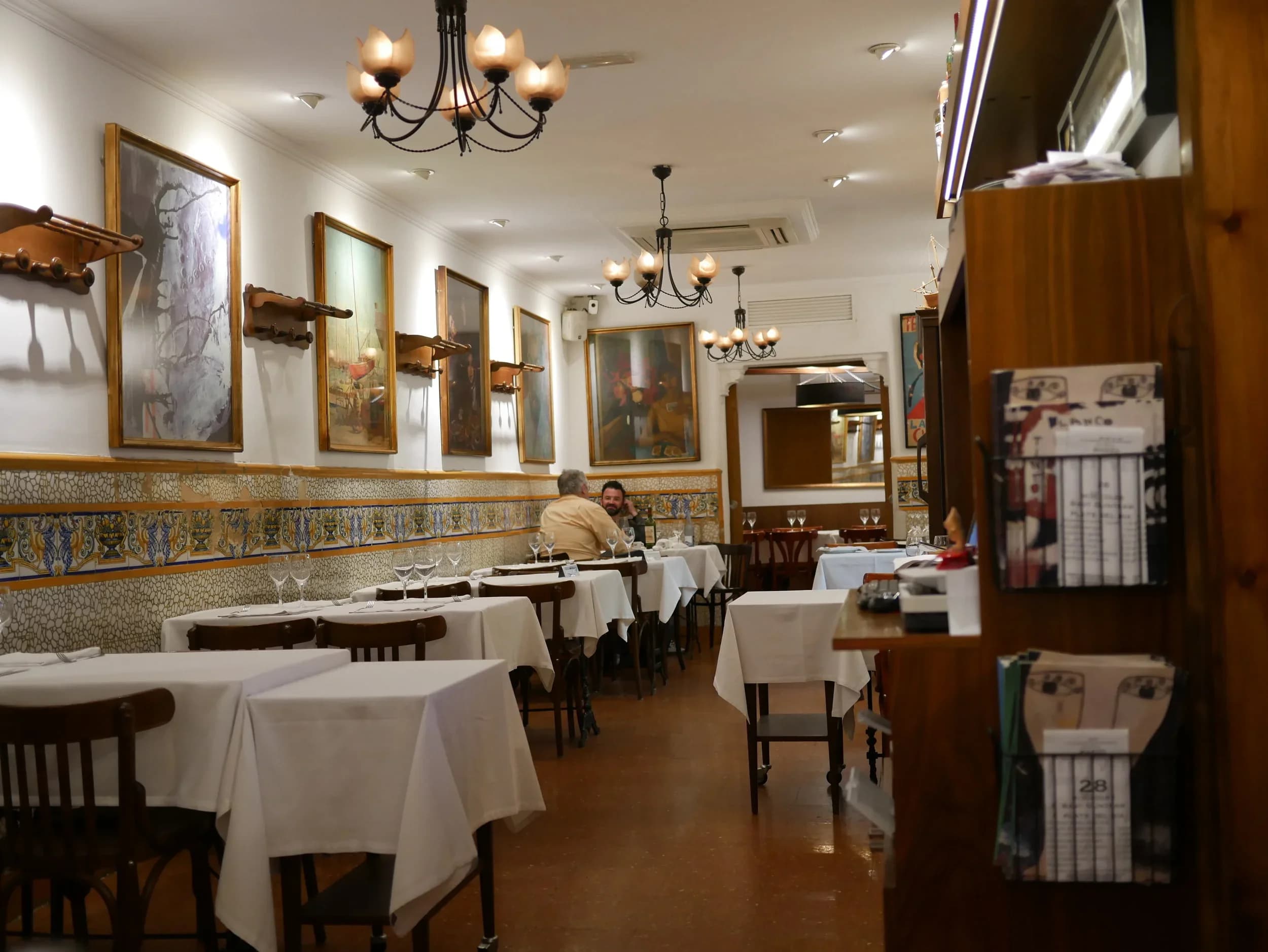 Ca L'Estevet restaurante El Raval Barcelona cocina catalana tradicional