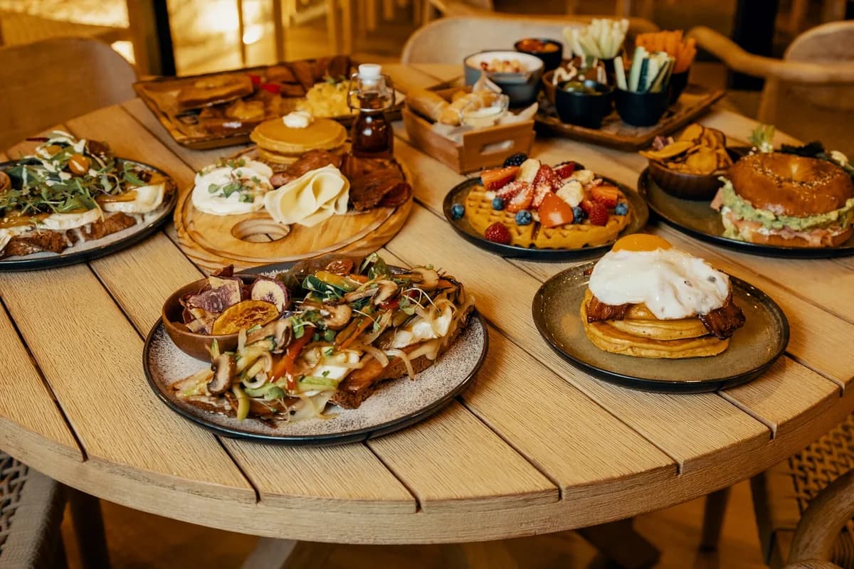 Brunch moderno en Café de Indias