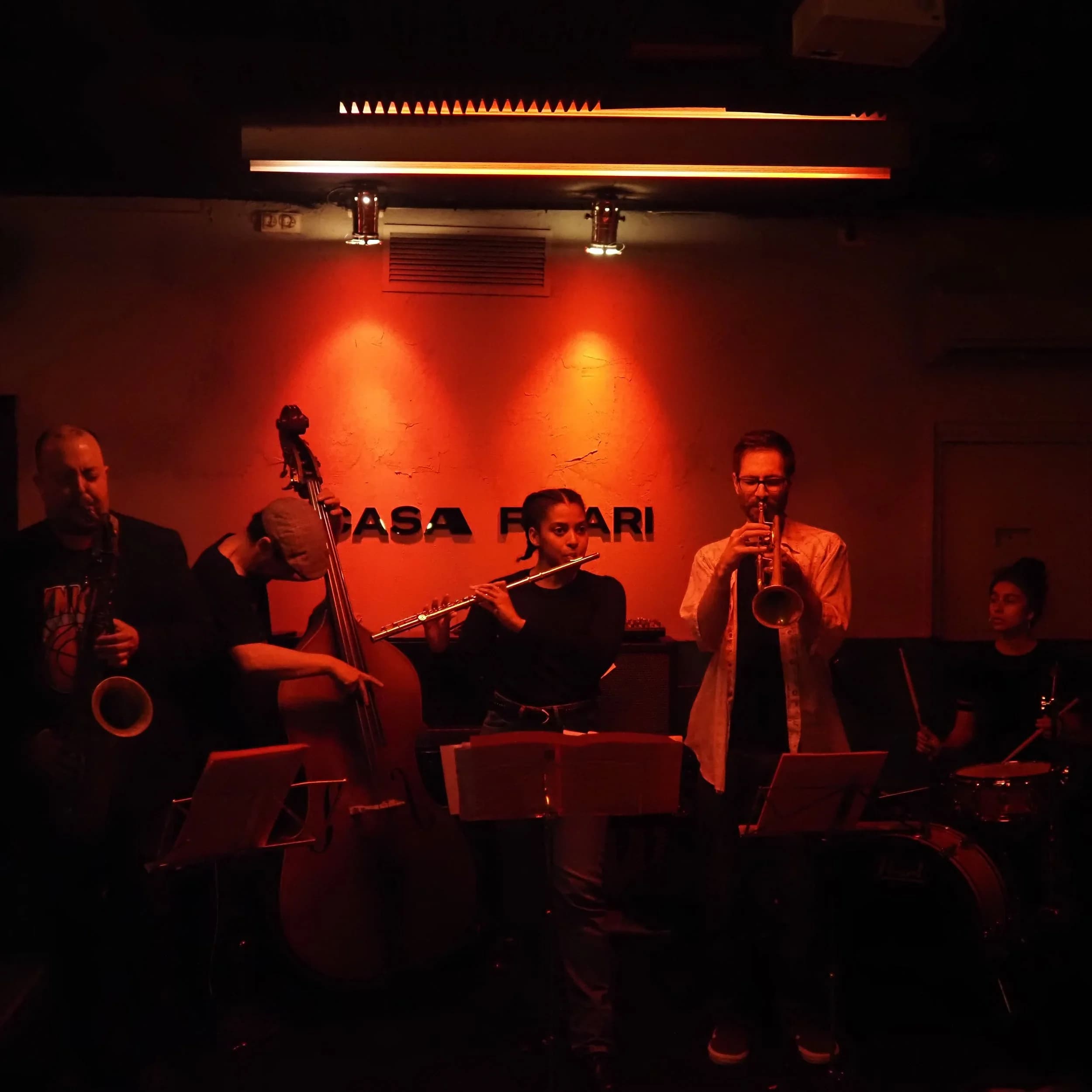 Casa Figari: jazz, vinilos y cócteles en Gràcia Barcelona