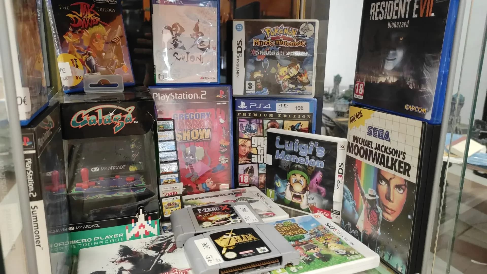 CeX tienda videojuegos retro segunda mano Alicante
